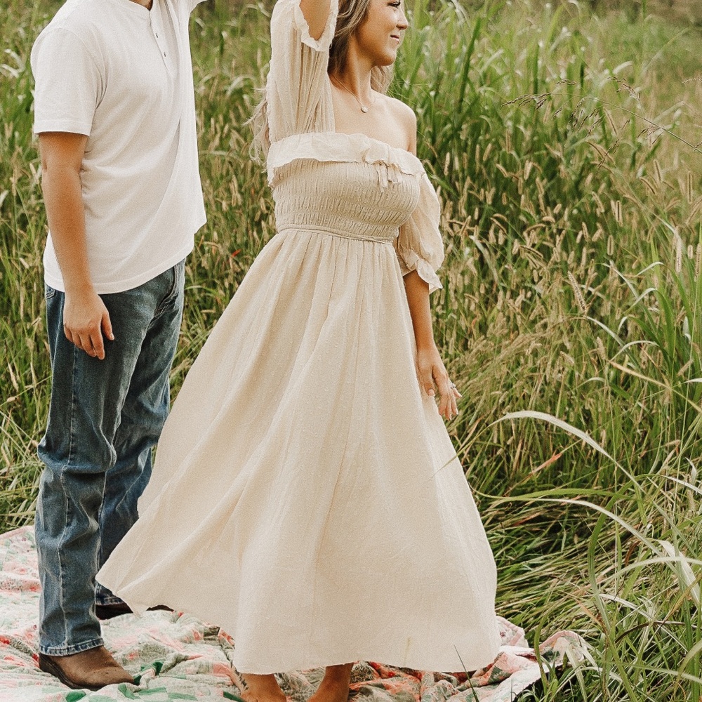 Elegant Cream Off-Shoulder Dress - Picture 3 of 3
